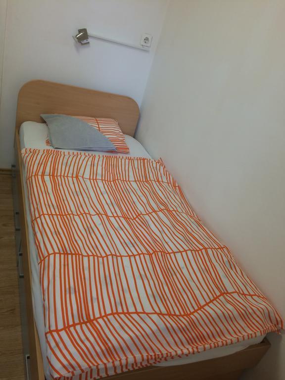 Simple Accommodation Vodmat Ljubljana Room photo